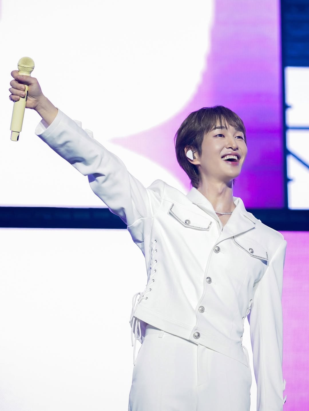 ONEW